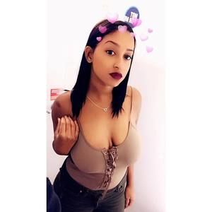 Meet your Posher, Elisa